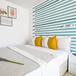 Modern - Meters Away From The Apartment Pomorie