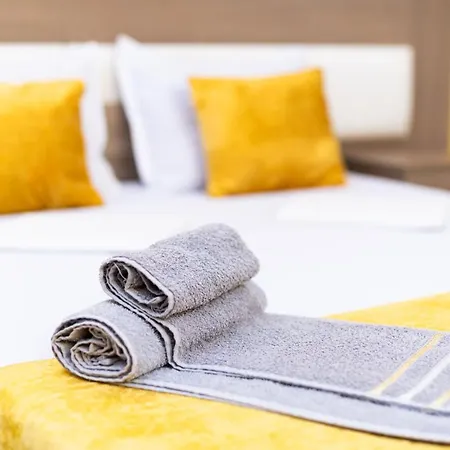 Modern - Meters Away From The Apartmán