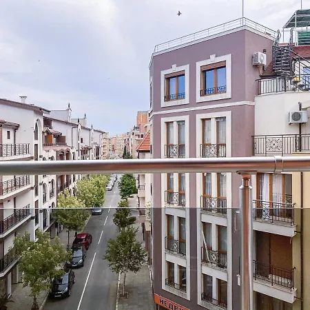 Modern - Meters Away From The Apartmán *