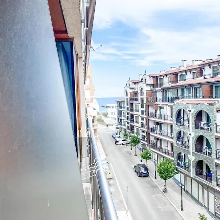 Modern - Meters Away From The Apartament *