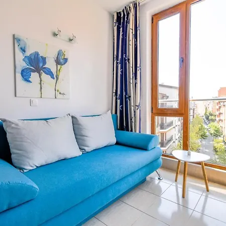 Apartment Modern - Meters Away From The