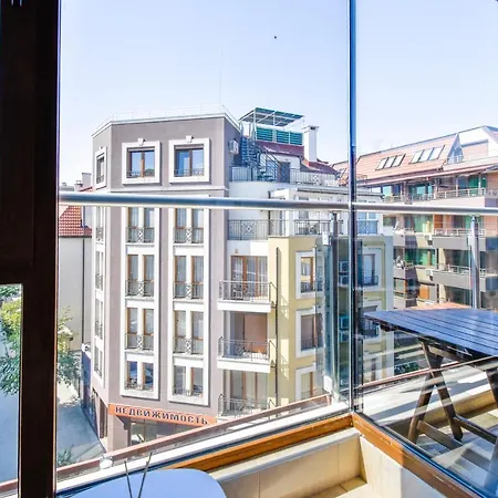 Modern - Meters Away From The Apartment Pomorie