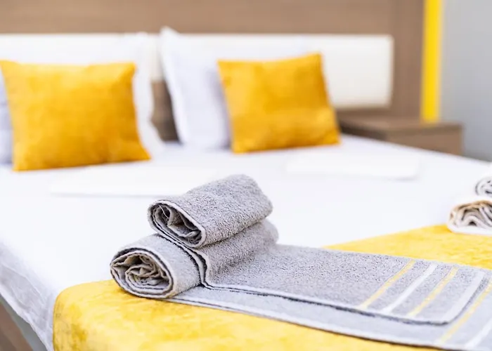 Modern - Meters Away From The 公寓