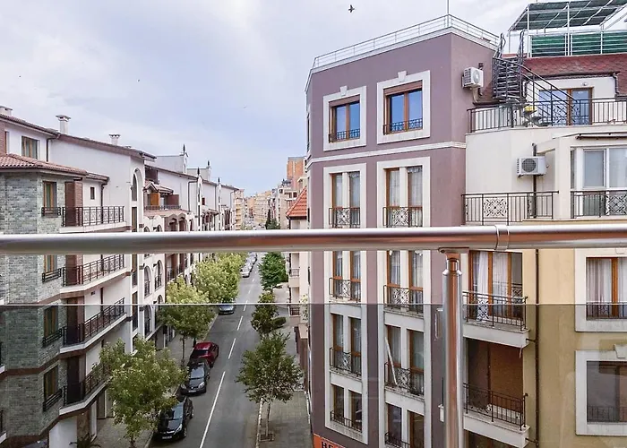 Modern - Meters Away From The Apartment *