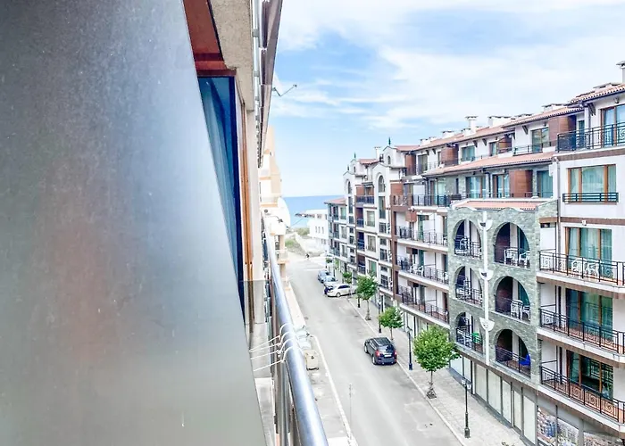 Modern - Meters Away From The Apartment *