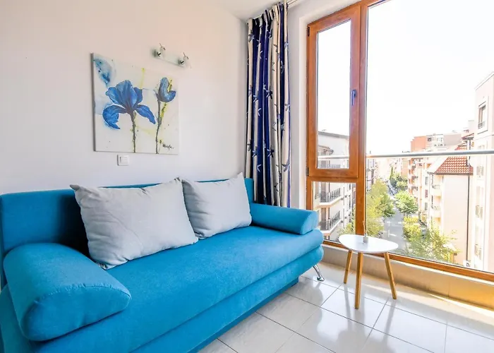 Apartment Modern - Meters Away From The