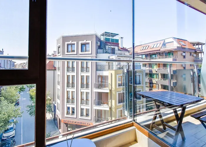 Modern - Meters Away From The Apartment Pomorie