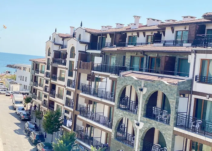 Modern - Meters Away From The Apartamento Pomorie